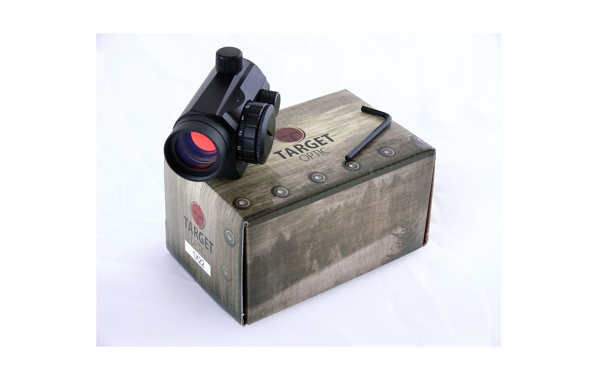 Коллиматор Target Optic 1х22 закрытого типа на Weaver, красная точка
