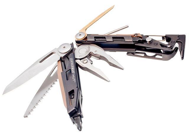 Мультиинструмент Leatherman MUT Black