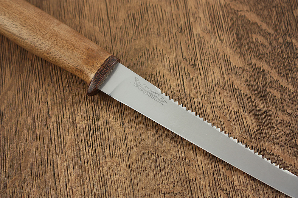 Нож АиР "Белуга" дерево, 95х18, Златоуст