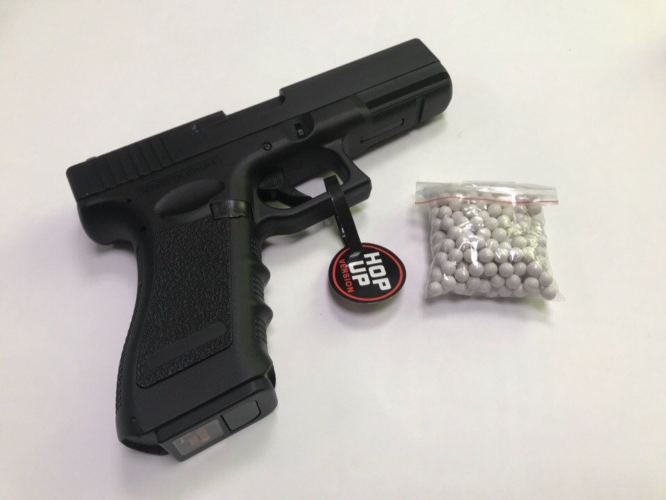 Страйкбольный пистолет Cyma CM030.jpg