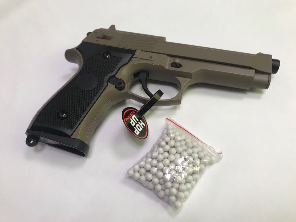 Страйкбольный пистолет Cyma CM126.jpg